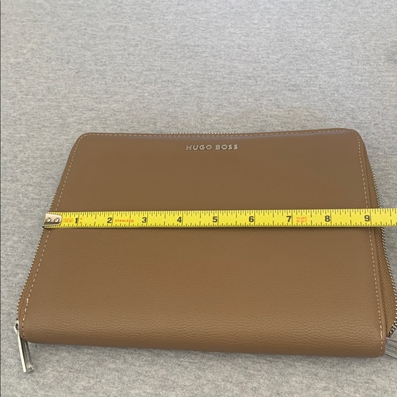 Hugo boss portfolio - Picture 9 of 10